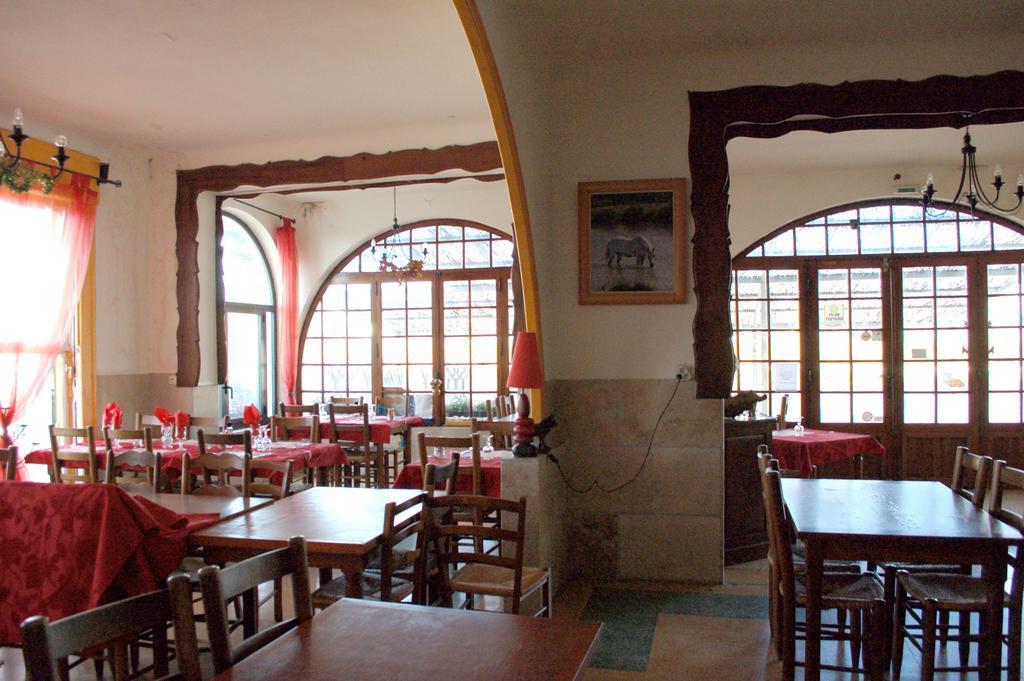 Hotel Restaurant L'Agachon Albaron Екстериор снимка